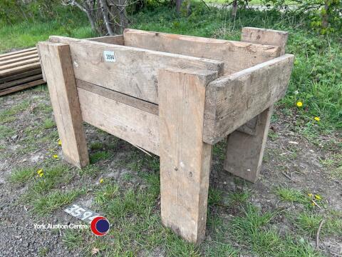 Strong wooden cow trough, 4ft x 3ft, gc
