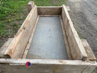 Strong wooden cow trough, 4ft x 3ft, gc - 3