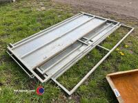 Sheeted hurdles with pins - 3
