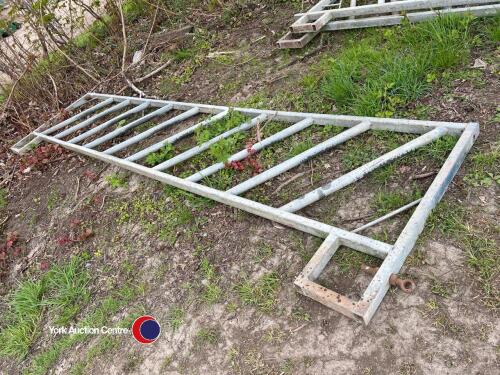 15ft cattle barrier
