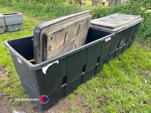 2 x plastic water tanks with lids