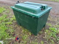 Plastic tank with lid, 2ft x 17in - 3