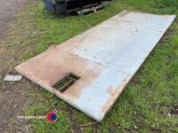 Sheeted gate