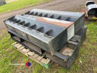 Pig feeders - 4