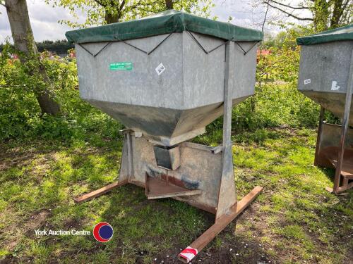 Peter Allen feeder