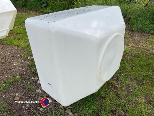 Plastic hopper