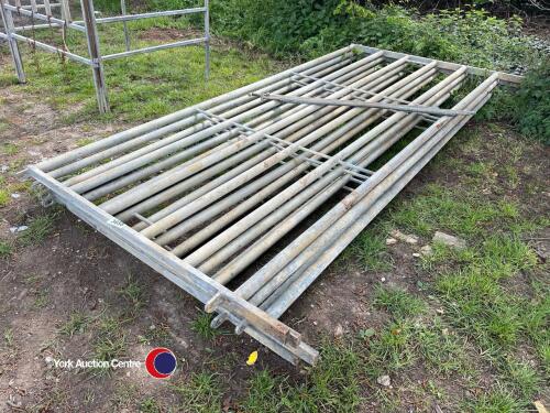 4 x cattle hurdles with pins