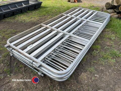 6 x sheep hurdles with pins