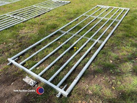 Ritchie 12ft, 7 bar metal gate, unused
