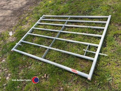 Ritchie 5ft, 7 bar metal gate, unused