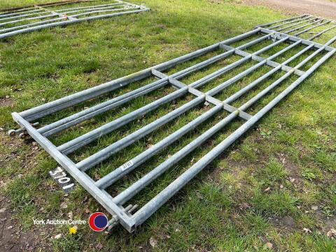 2 Ritchie 12ft, 7 bar metal gate, used