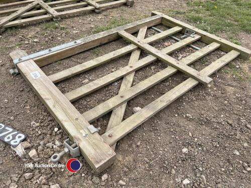 5ft 6in wooden gate