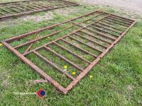 Metal pig gate - 3