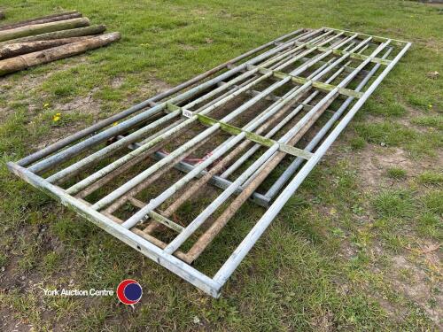 3 metal field gates