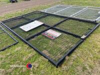 Pair of mesh gates, 2.40 x 4.00 x 8m wide