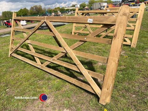 10ft wooden gate
