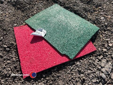 Set of 2 target mats in greed and red