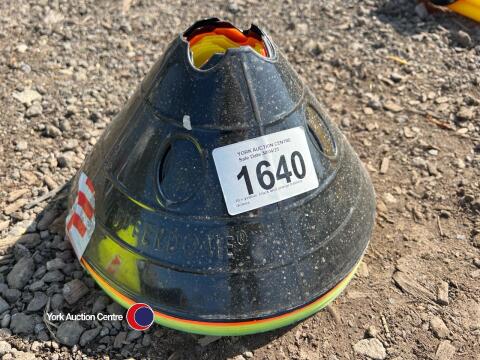 10 x yellow, black and orange training domes