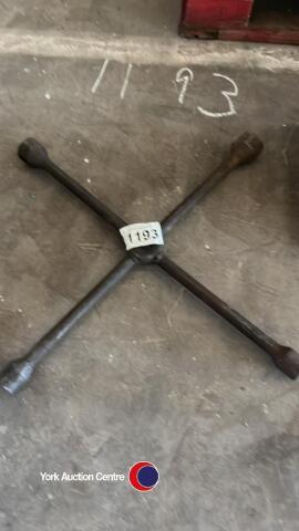 Large commercial wheel brace