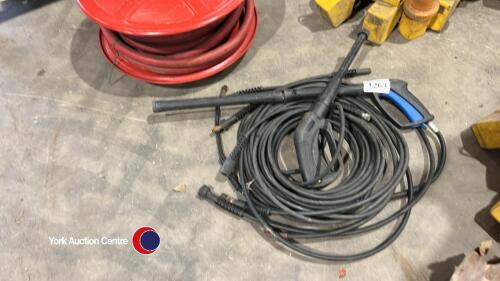 Pressure washer hoses and gun