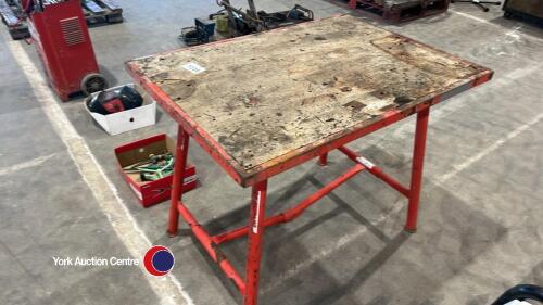 Fold up work bench