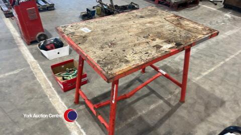 Fold up work bench