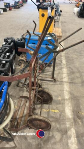 Gas bottle trolley