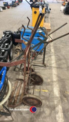 Gas bottle trolley