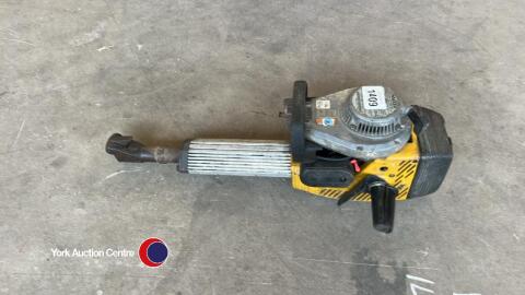Wacker Neuson petrol breaker, starts and runs but no point or chisel