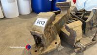 2 x bench vice - 2