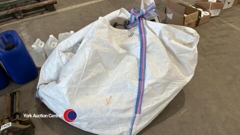Quantity of dumpy bags