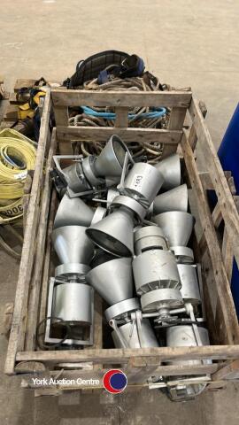 8 x aluminium warehouse lights
