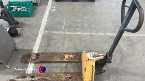 Pallet truck
