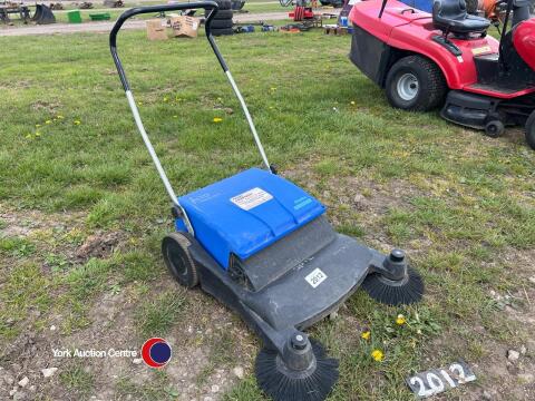 Alto 360 pedestrian sweeper