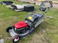 Honda HRD 536 self-drive lawnmower - 2