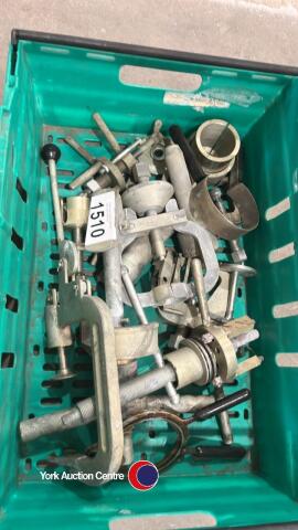 Box bearing pullers