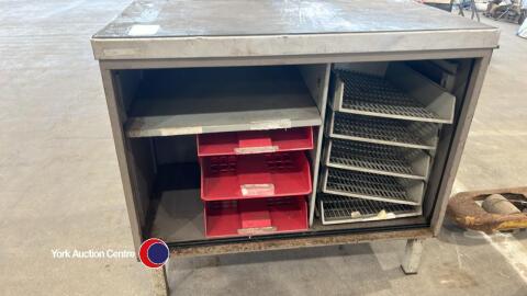 Leaflet cabinet