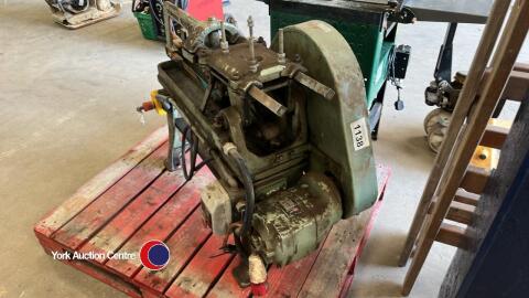 3 phase donkey saw, great condition, full working order, safety switch