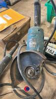 Makita 9in angle grinder 110v - 2