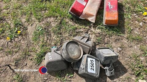 Quantity of tractor work lights