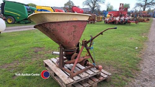 Vicon vari-spreader fertiliser spreader c/w spare hopper