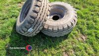 Pair of 12.5/80-15.3 rims with tyres - 2
