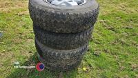 Land Rover Discovery alloy wheels with good tyres