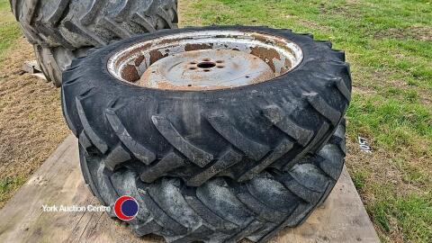 2 x Ford 6 stud wheels, 11 x 36