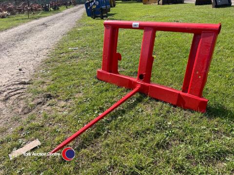 Mounted bale spike
