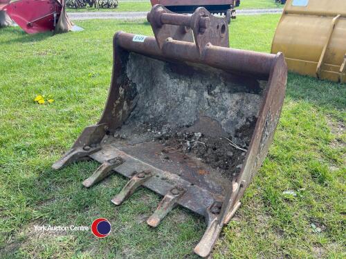 Digger bucket