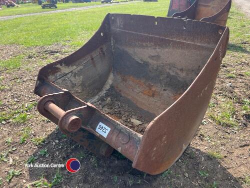 JCB 3ft digging bucket