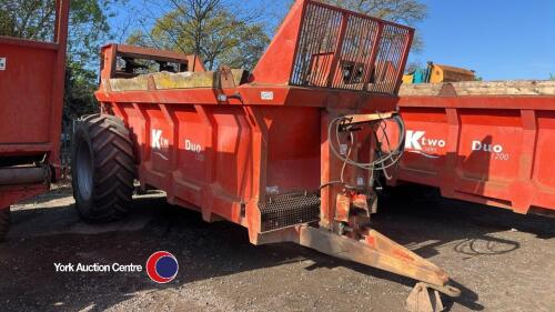 K-Two 12T Duo muck spreader c/w slurry door, greedy boards, heavy duty bed chains and gearbox, slip clutch and shear bolt protection, 580x70x38 tyres, rear towing hitch and lights, year 2012