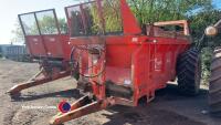 K-Two 12T Duo muck spreader c/w slurry door, greedy boards, heavy duty bed chains and gearbox, slip clutch and shear bolt protection, 580x70x38 tyres, rear towing hitch and lights, year 2012 - 2