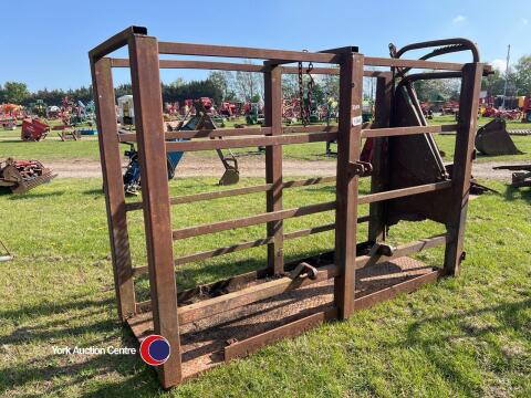 Cattle crush